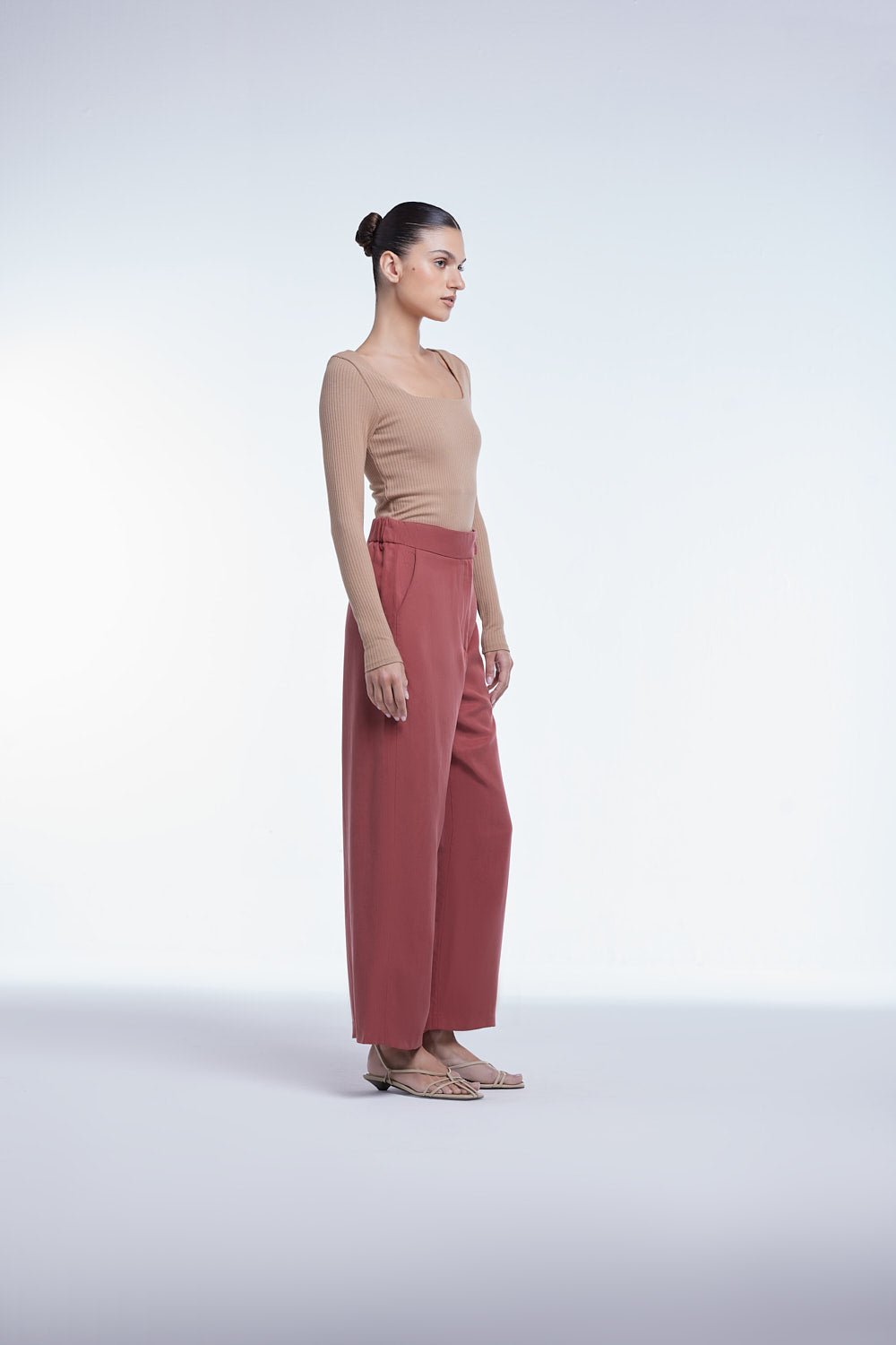 Relaxed Tencel Wide Leg Cropped Pants in Mulberry Red – Sensibly