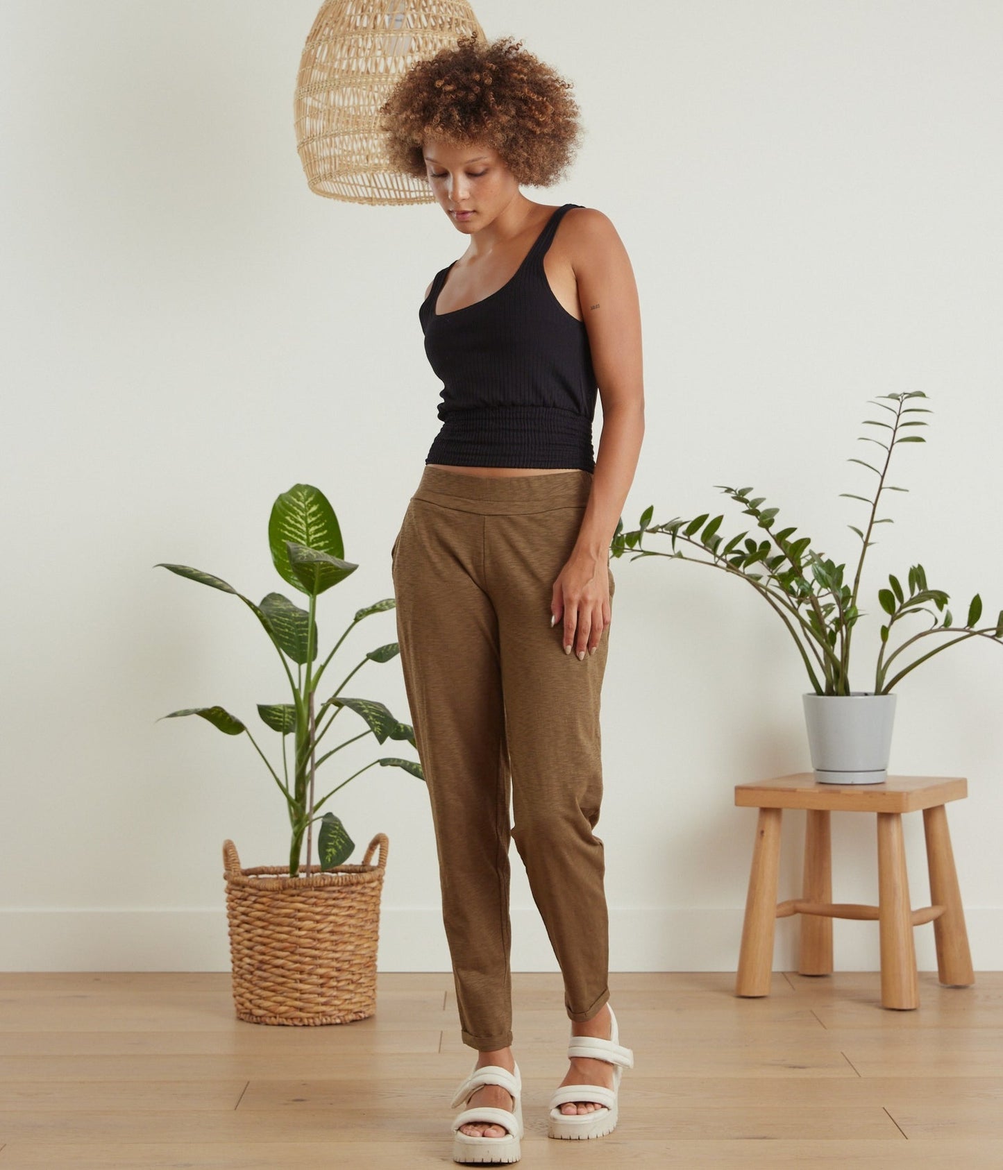 Sequoia Organic Cotton Tapered Leg Elastic Waist Pants in Charcoal