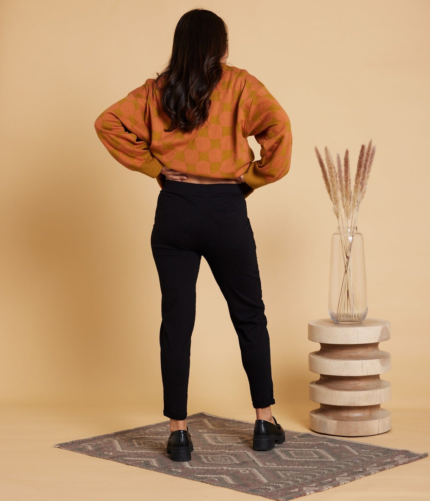 Sequoia Organic Cotton Tapered Leg Elastic Waist Pants in Charcoal