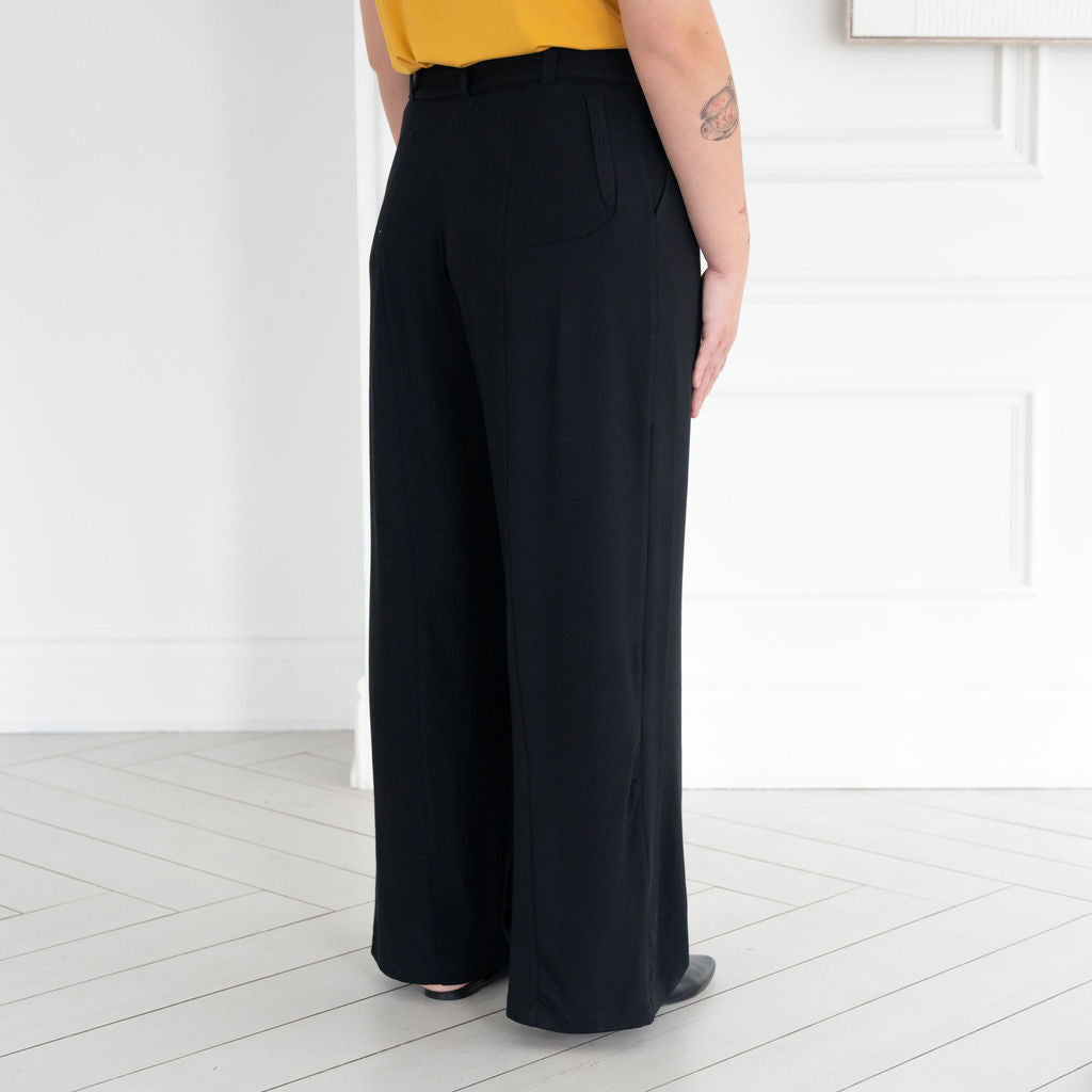 Wanderer Wide Leg Pant in Black