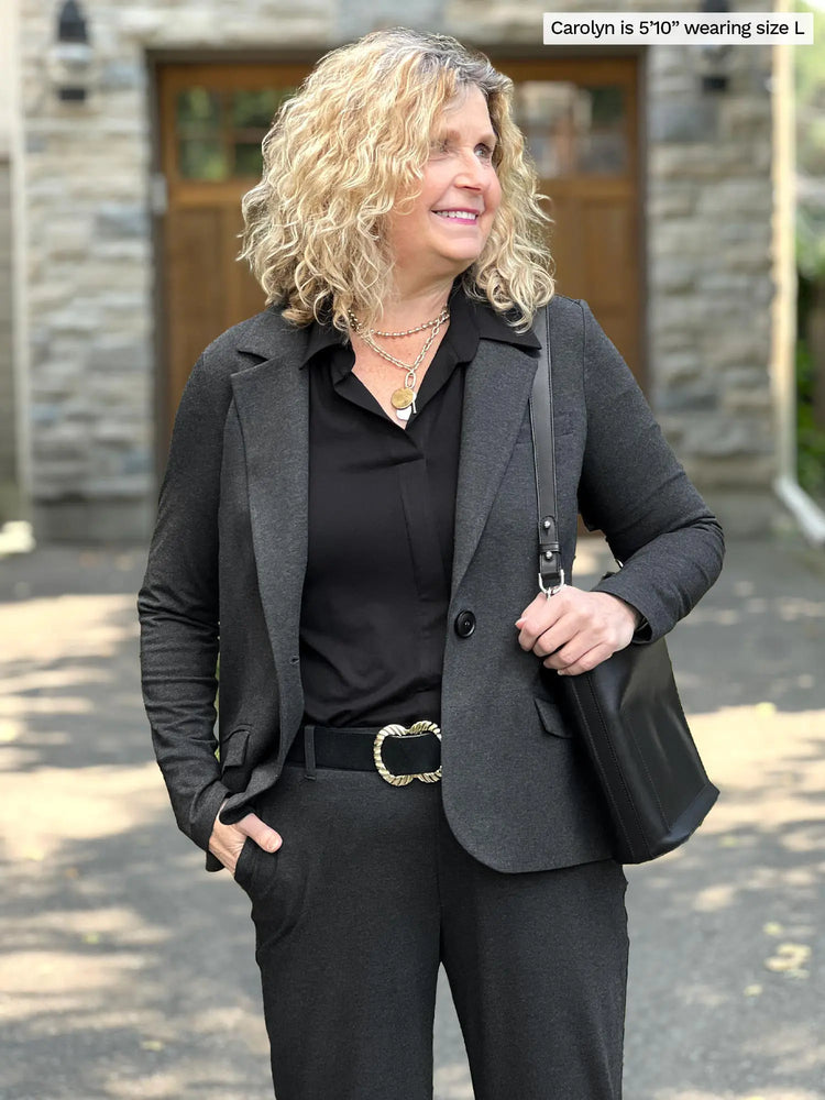 Sienna Relaxed Fit Blazer in Navy