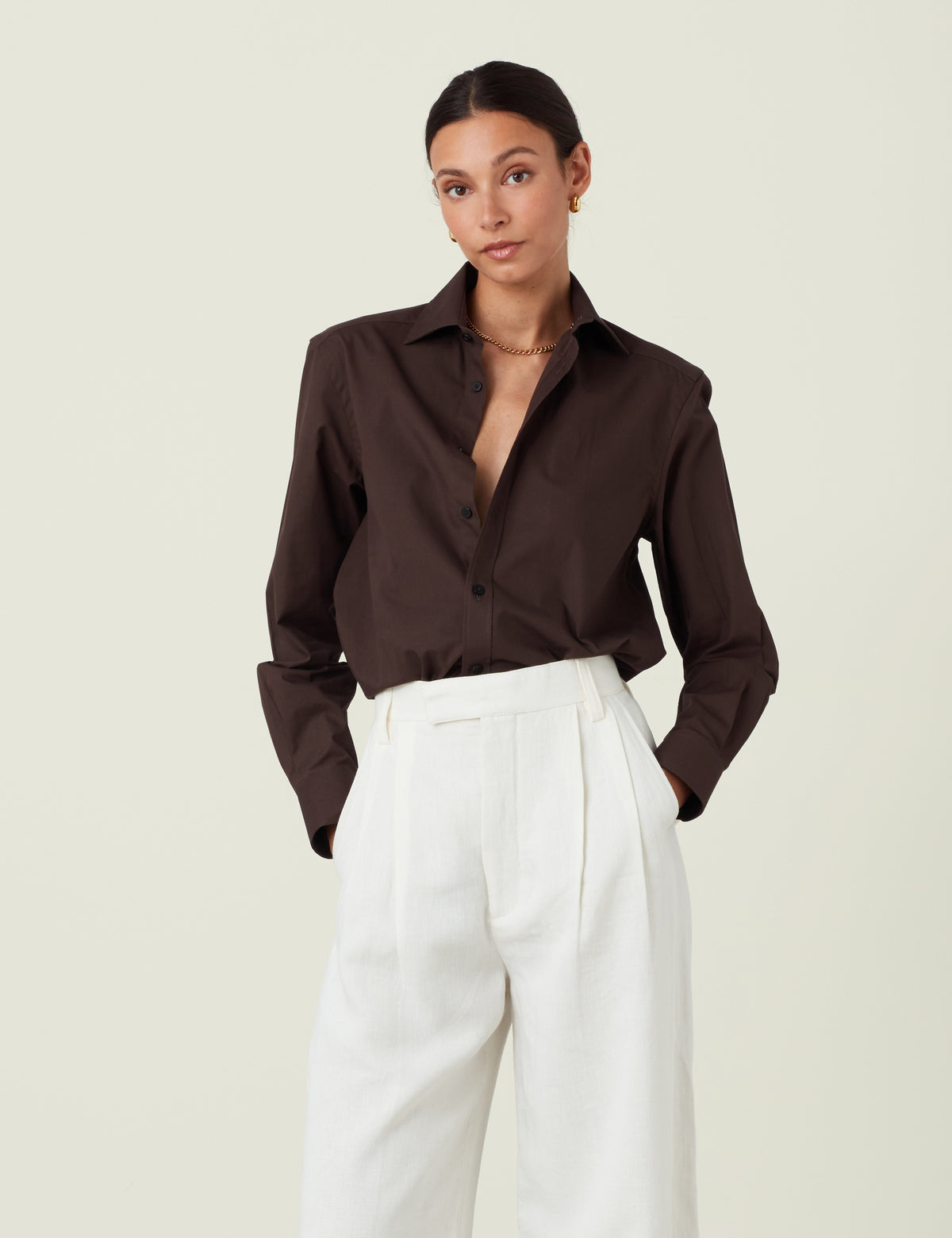 Boyfriend Fine Organic Cotton Solid Button Down Shirt in Chocolate Brown