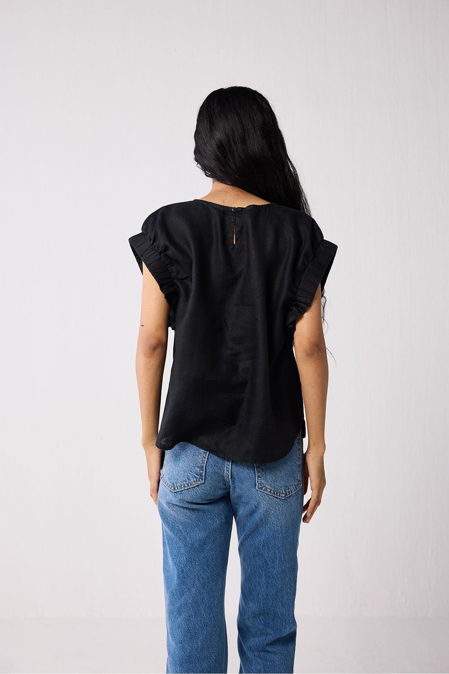 Hemp Top with Gathered Sleeve detail in Black
