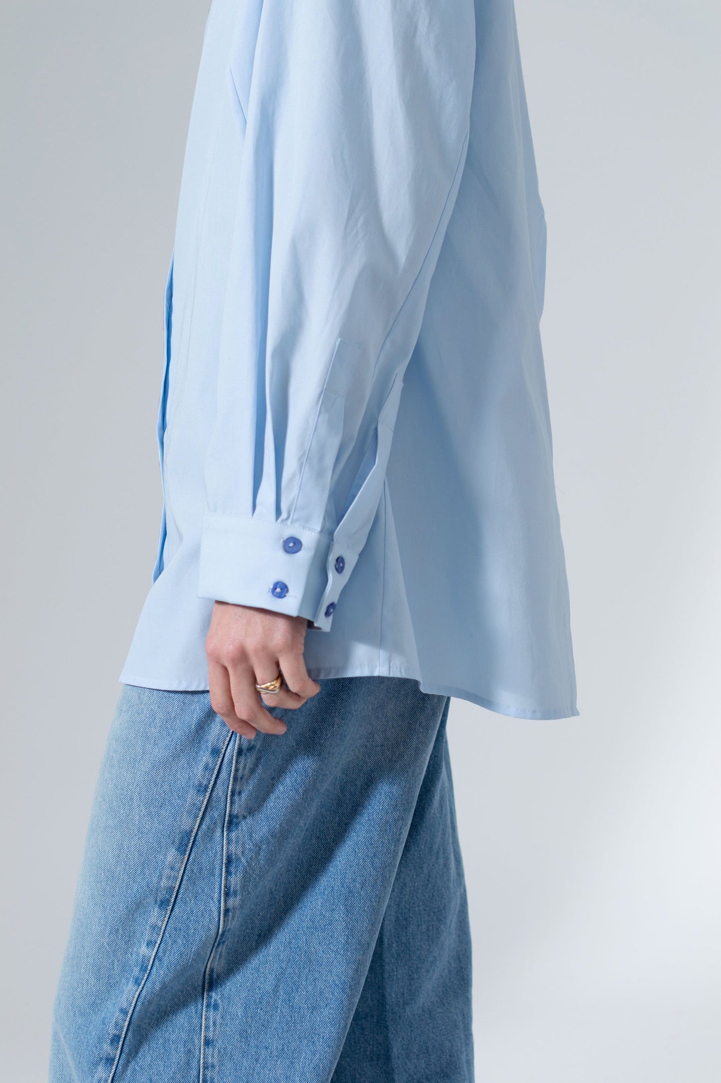 Yve Lightweight Cotton Split Back Button Down